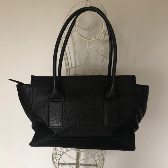 Kate Spade ♠️ Black/gold shoulder bag! - Picture 2 of 8